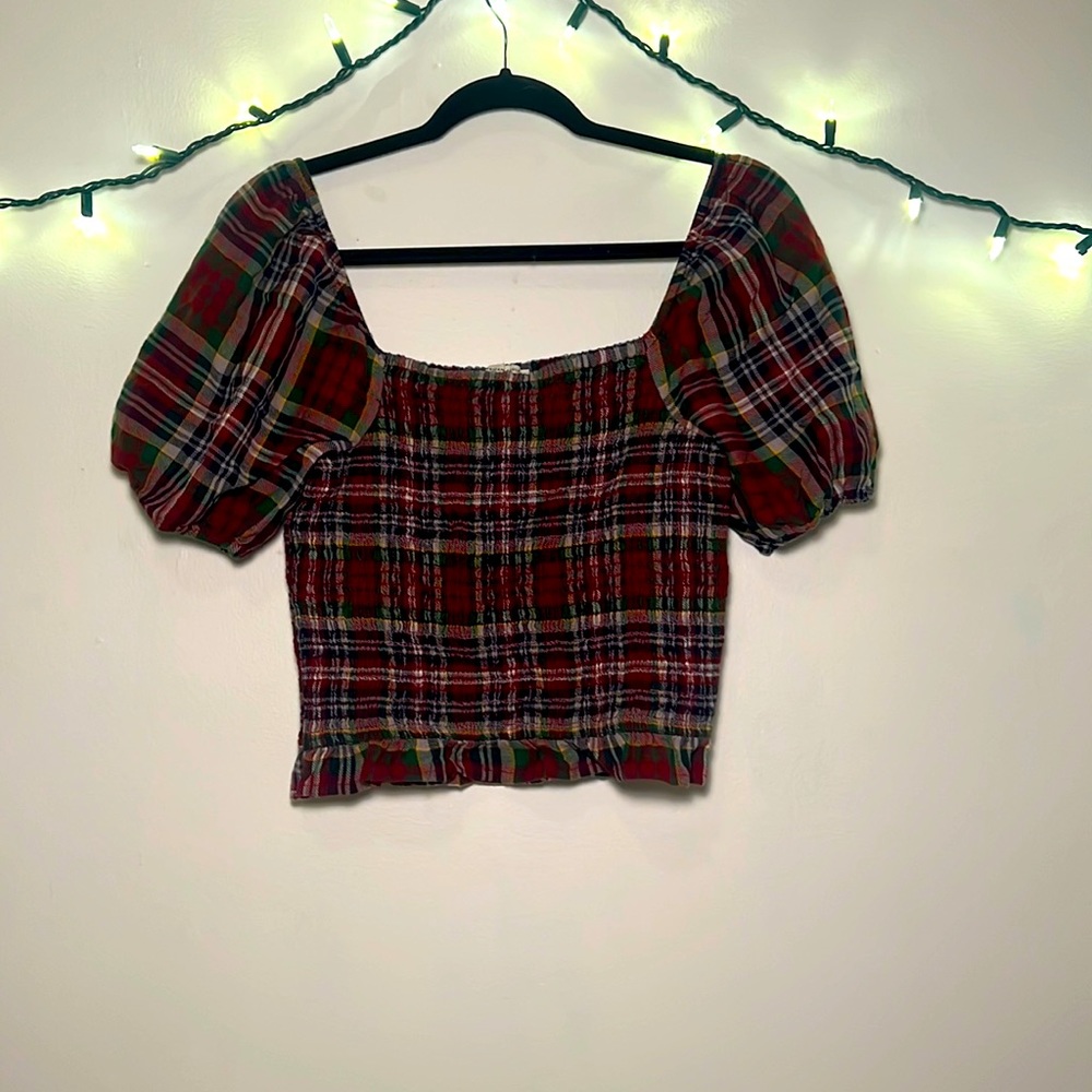 Plaid crop top, bunched arm, American eagle shirt
